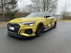 Audi s3 8Y gelb mit Folie vorn rechts Ansicht